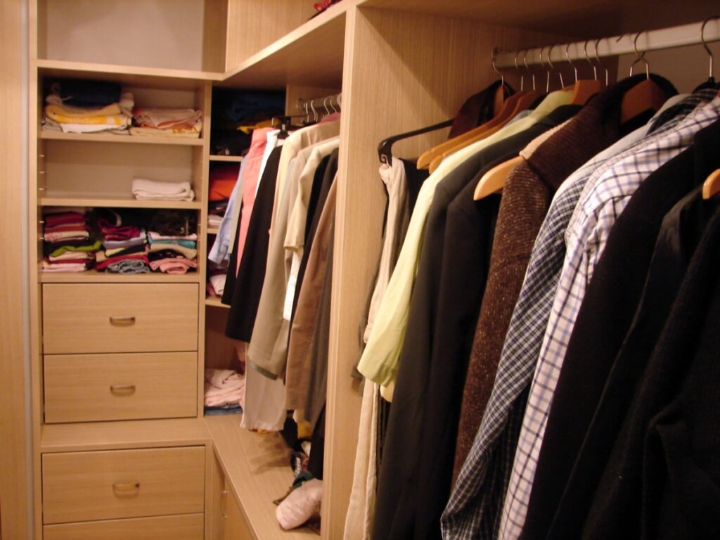 Benefits of Hiring a Professional Closet Organizer