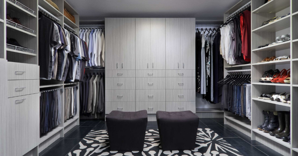 7 Walk-In Closet Features Homeowners Never Regret Adding​